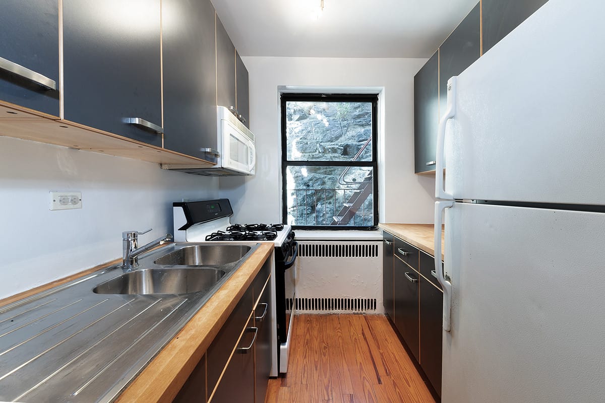 Kitchen 3015 Riverdale, apt #3K